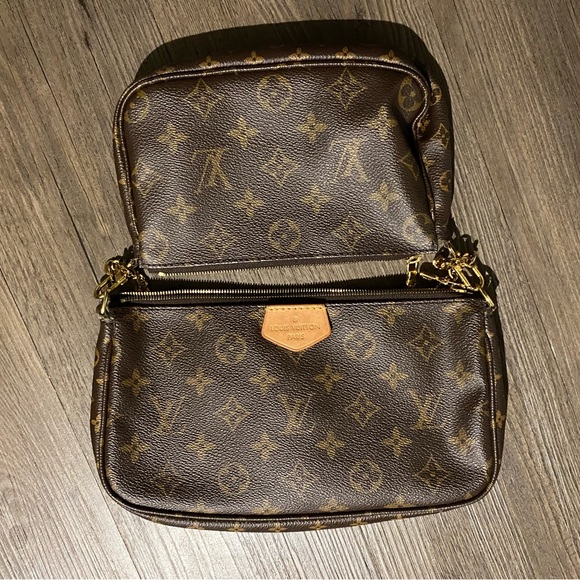 Louis Vuitton Crossbody Bag - Picture 10 of 14